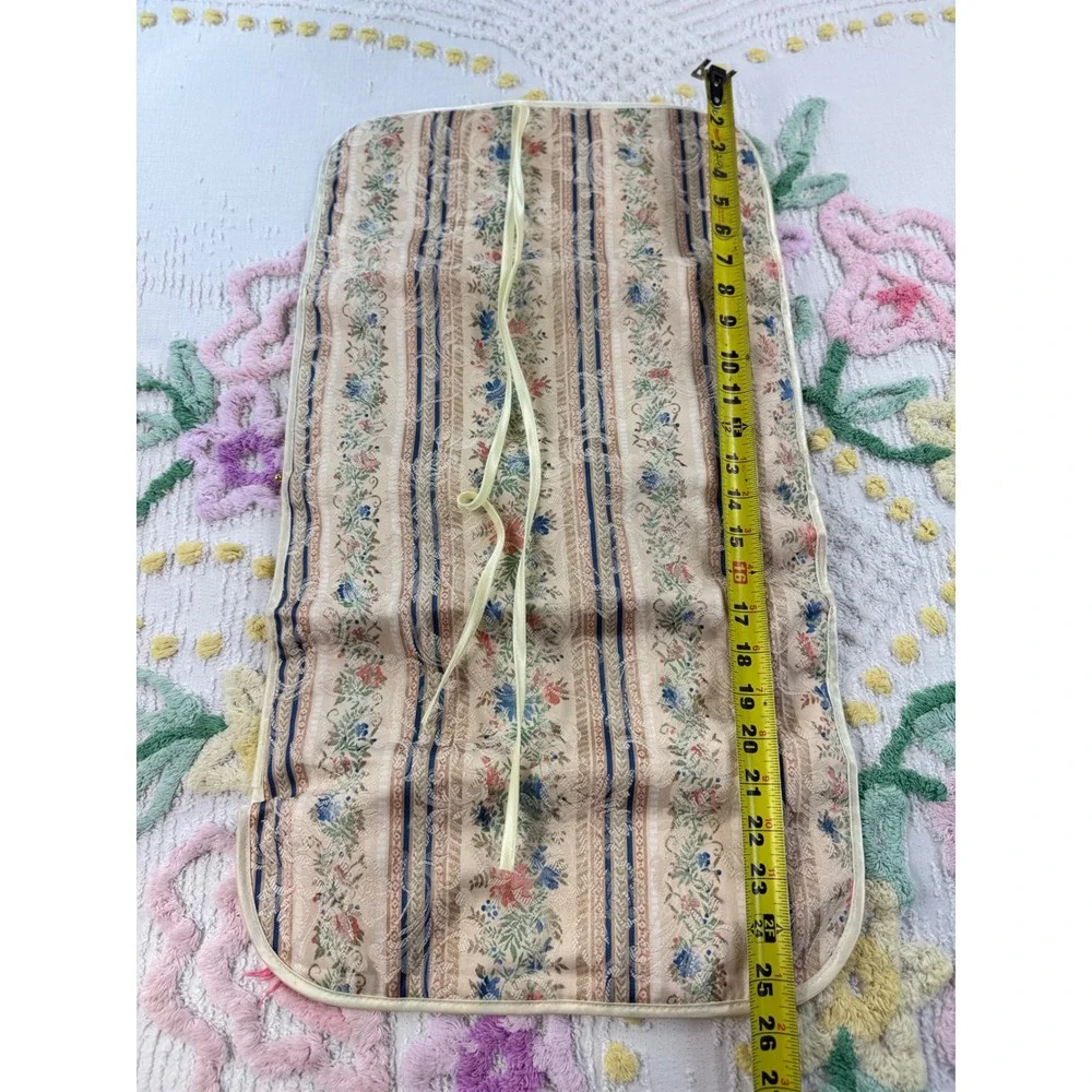 Vintage Floral Tapestry Roll Up Travel Jewelry Cosmetic Organizer Case Cream